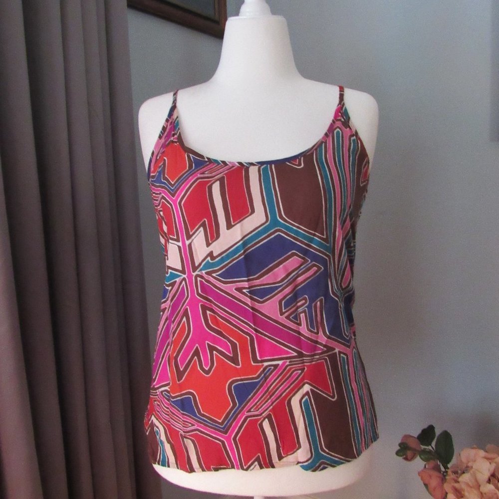 GORGEOUS MULTI-COLOR GEOMETRIC DESIGN TART TANK; SIZE M